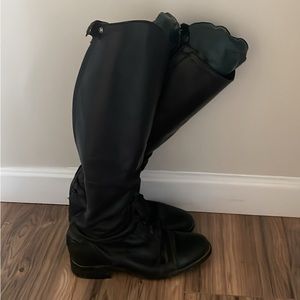 Ariat field riding boots size 7.5 women’s Med / Full